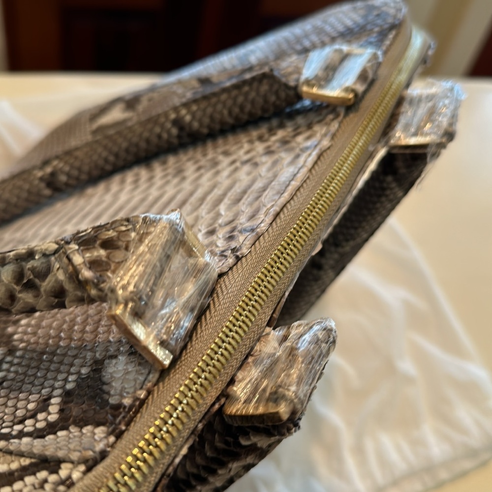 New with Tags Python handbag - Picture 4 of 4
